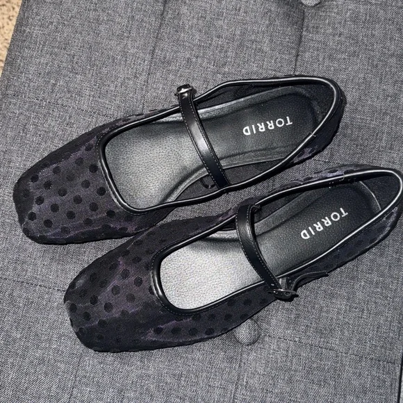 Torrid Black Mary Jane Flats with Polka Dots 8.5WW - Picture 2 of 5